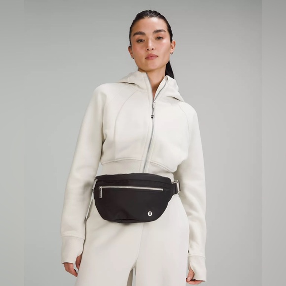 🆕 The City Adventurer Belt Bag 2.5L (new in the package still) - Picture 1 of 10